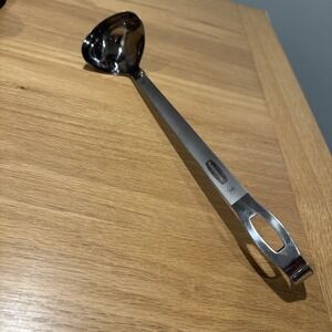 Rubbermaid NSF 2 Oz/59ml 18/8 Stainless Steel Ladle 2 With Pot Hook